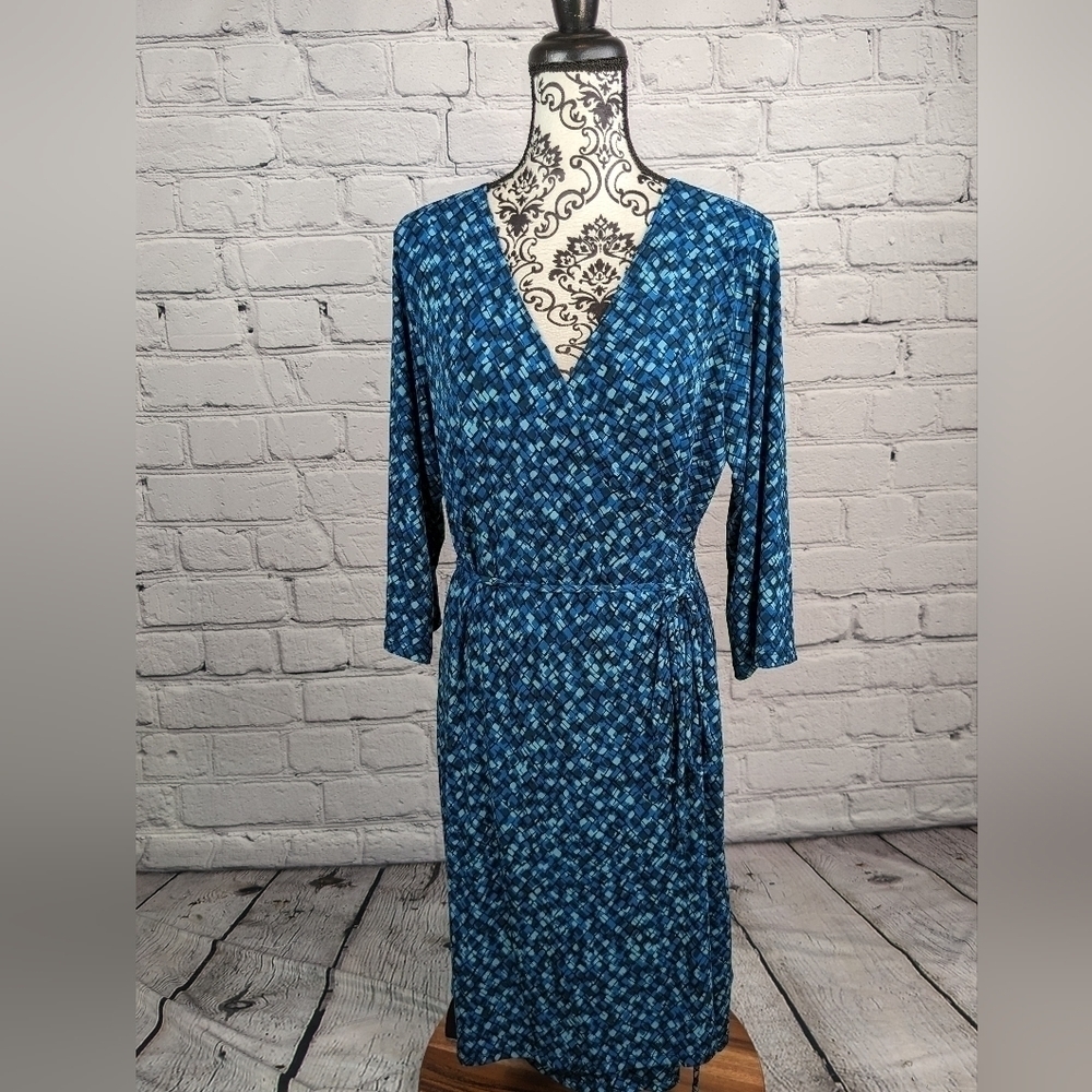 Attention Women's Long Sleeve Stretch Knit Geometric Print Sz L wrap Dress B12